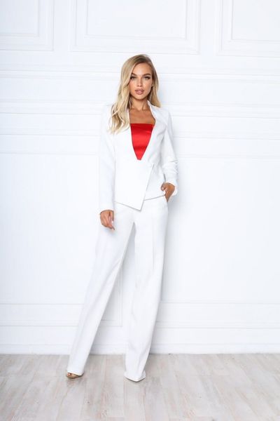 Жіночий брючний костюм асиметрія білого кольору на підкладці р.40 372780 377010 фото
