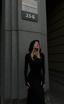Жіноча тепла сукня міді з капюшоном колір чорний р.42/44 447399 447400 фото